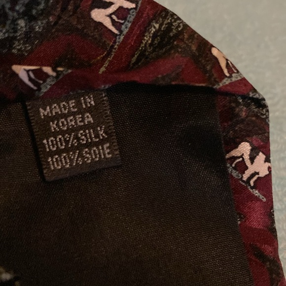 Big Dogs Classic Silk Tie Jacquard Foulard St Bernard Trees Burgundy & Green - Picture 5 of 6